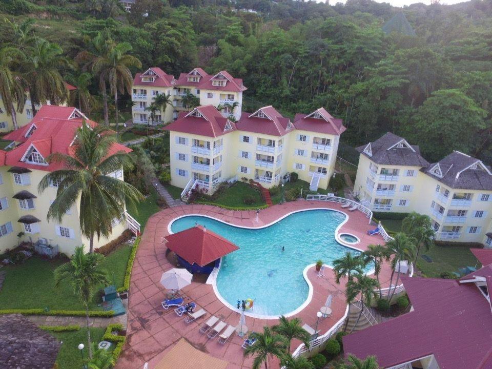 River Side Apt 9 @ Mystic Ridge. Apartment Ocho Rios Exterior photo