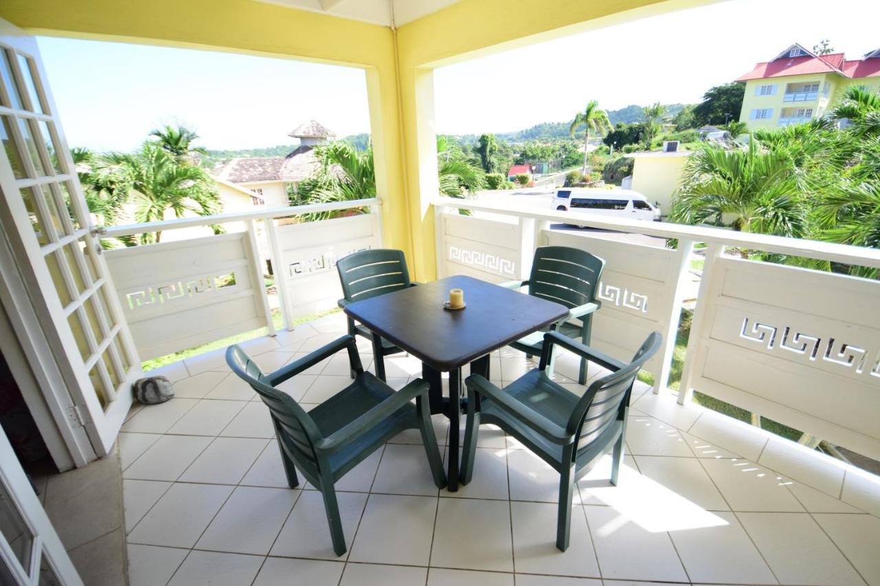 River Side Apt 9 @ Mystic Ridge. Apartment Ocho Rios Exterior photo